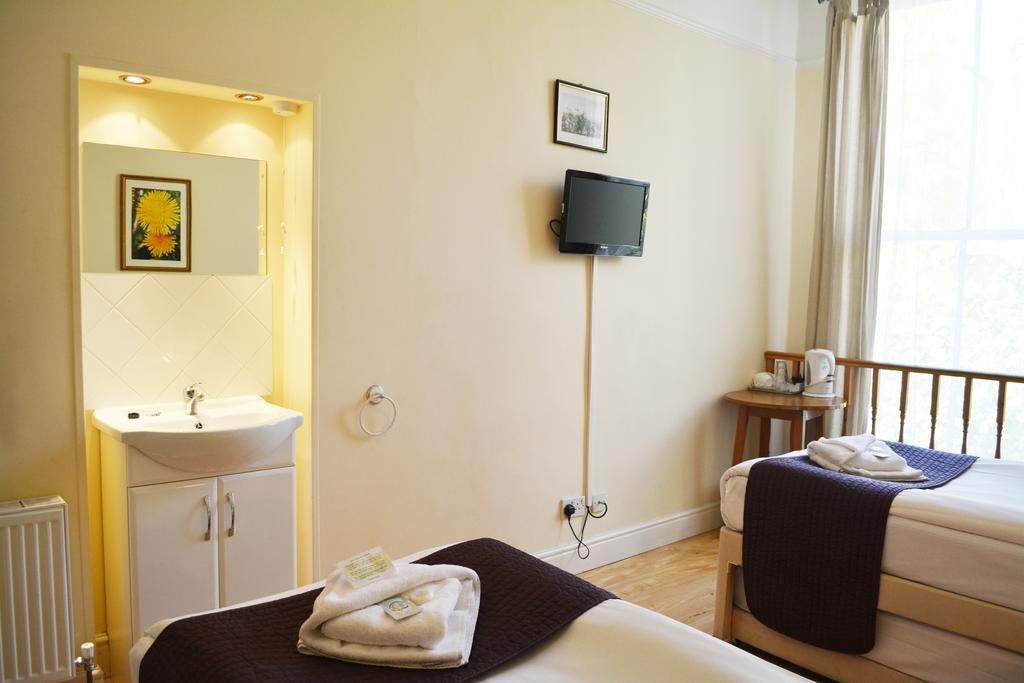 Twin Room with Shared Bathroom